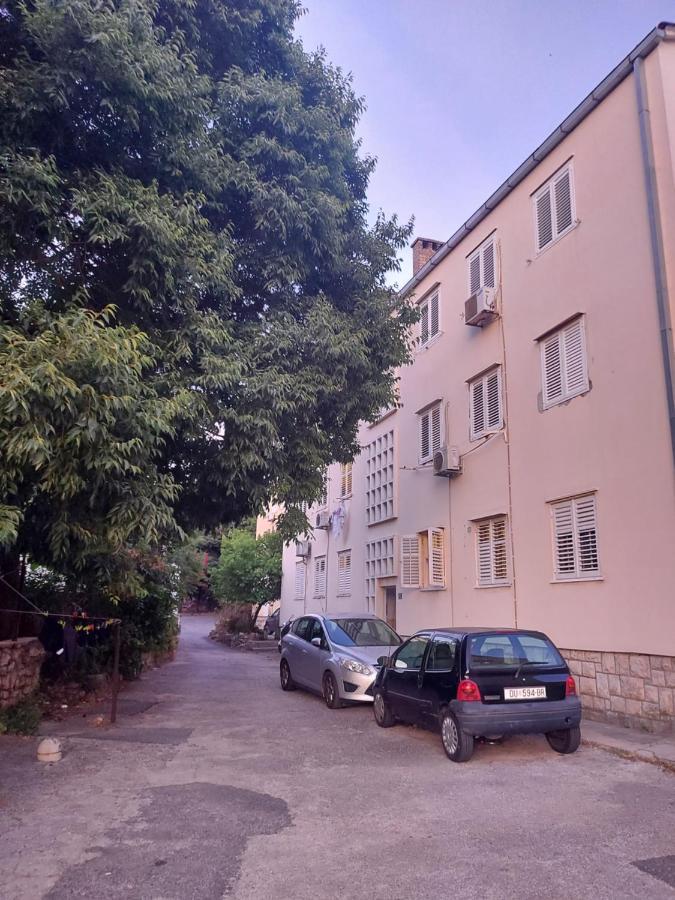 Apartment Romana *