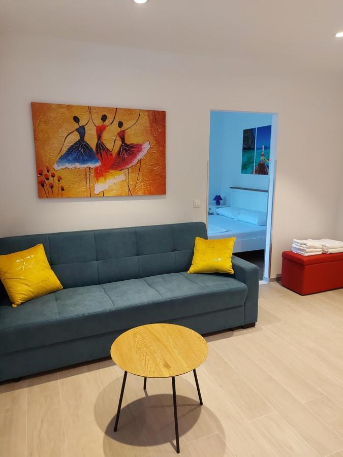 Romana Apartment *